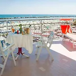 Hotell Cola Frontemare 3*