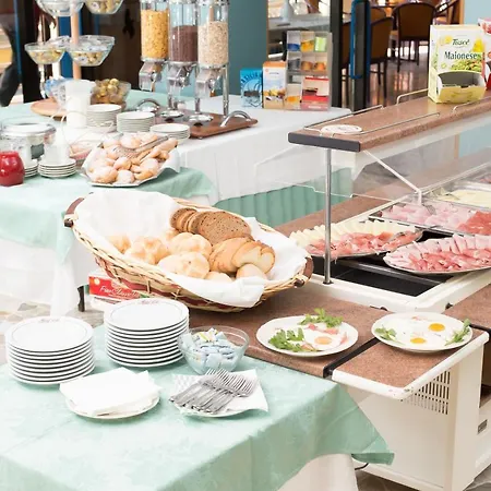 Hotel Cola Frontemare 3*
