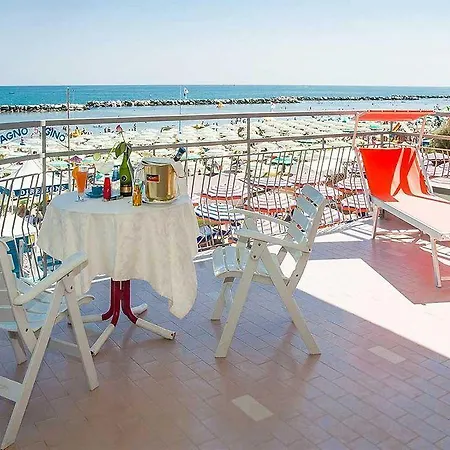 فندق Cola Frontemare 3*