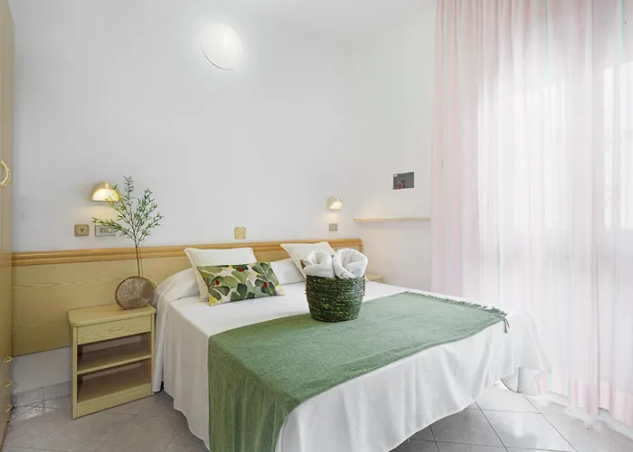 Cola Frontemare Otel 3*