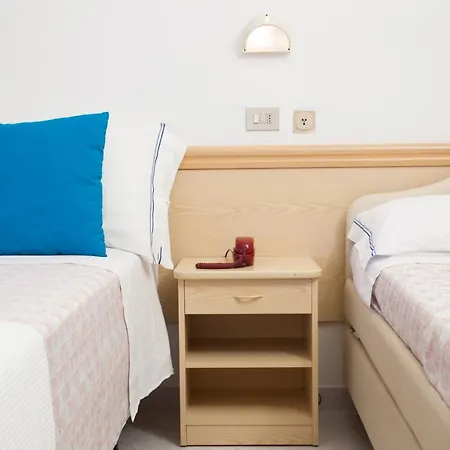 Cola Frontemare Μπελάρια-Ιτζέα Μαρίνα