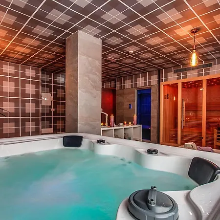 Hotel Cola 3*