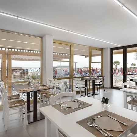 Ξενοδοχείο Cola Frontemare 3*