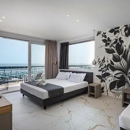 Hotel Cola Frontemare 3*