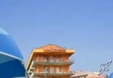Cola Hotel 3*